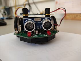 Ein Calli:Bot Roboter von vorn